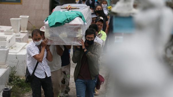 México rebasa las 60 000 muertes y los 550 000 casos de la COVID-19