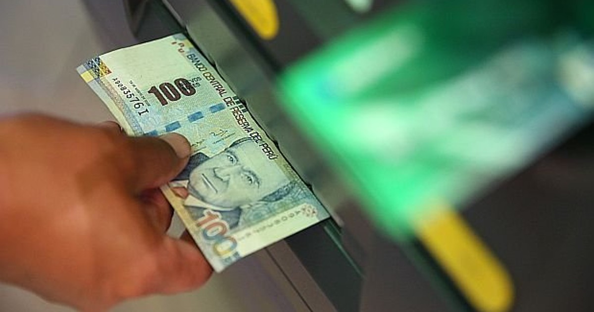 Bancos ya no cobrarán por retirar dinero en provincia a clientes