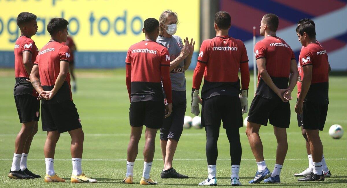 Ricardo Gareca presentará lista de convocados para los partidos frente a Bolivia y Venezuela
