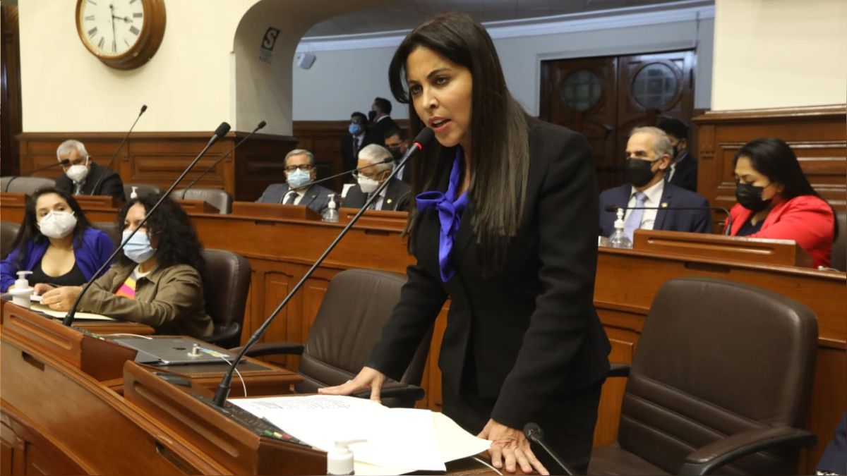 Patricia Chirinos plantea vacancia presidencial contra Pedro Castillo ante el Pleno del Congreso