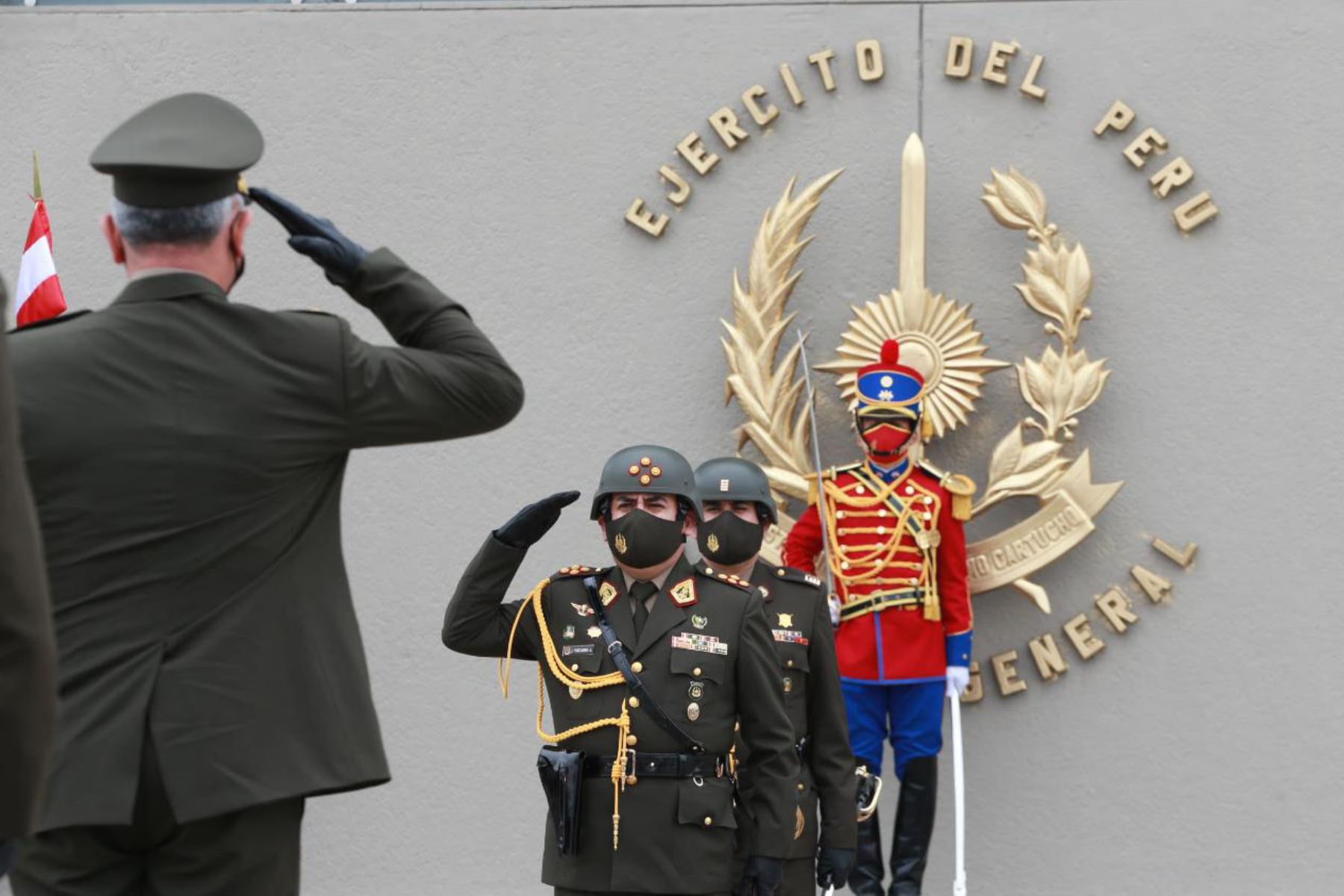 Excomandante General del Ejército denuncia que Pedro Castillo y su secretario le pidieron ascender a dos coroneles