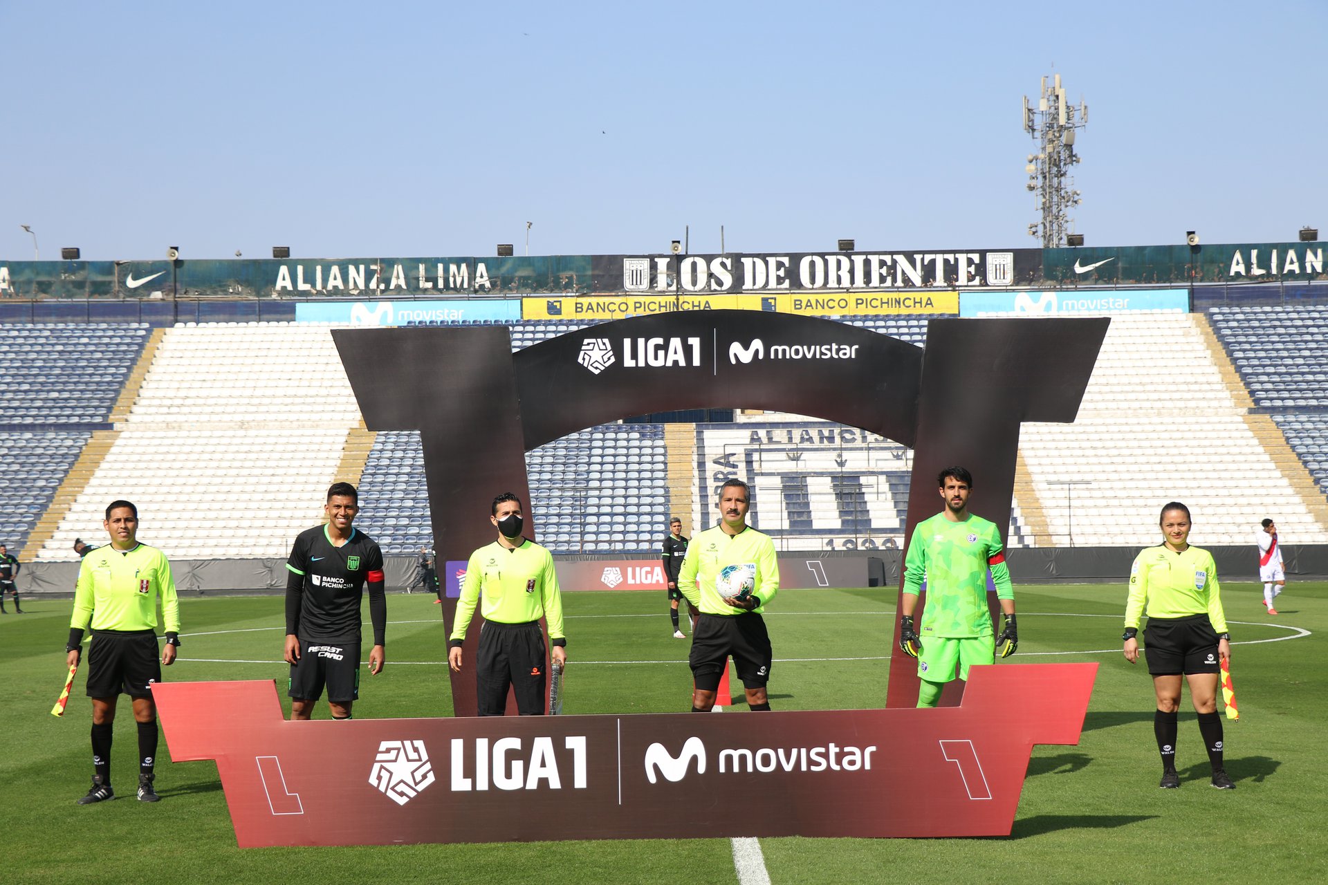 Vuelven los partidos a puerta cerrada: estadios no contarán con público hasta nuevo aviso