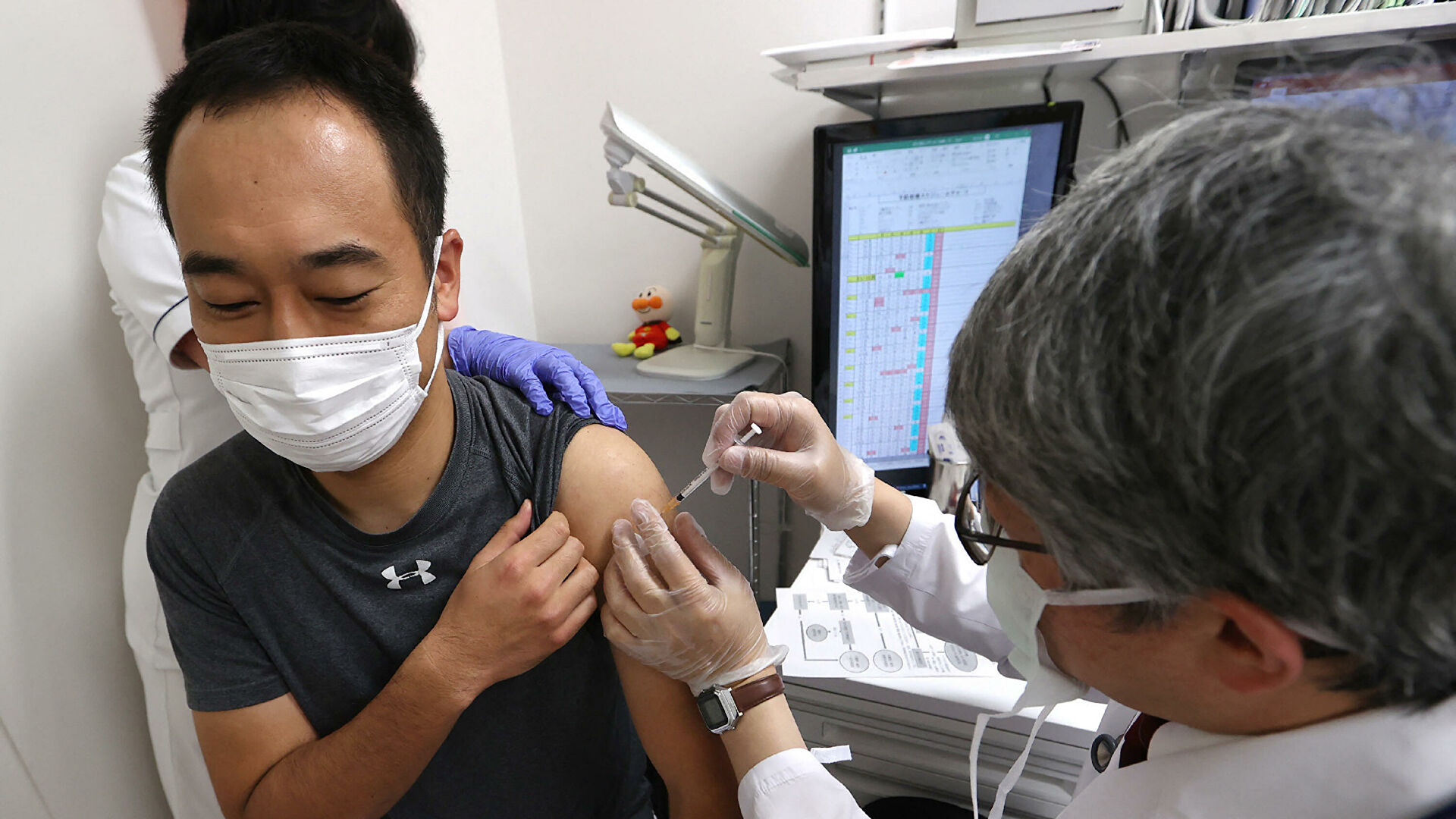 Japón comenzará a probar una vacuna contra la COVID-19 que dure toda la vida