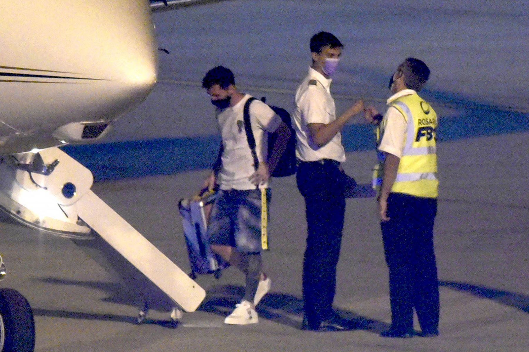 Lionel Messi superó la COVID-19 y viajó a París para reintegrarse a PSG