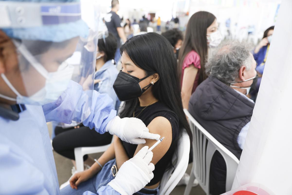 Vacunas contra la COVID-19 e influenza se aplicarán juntas desde hoy