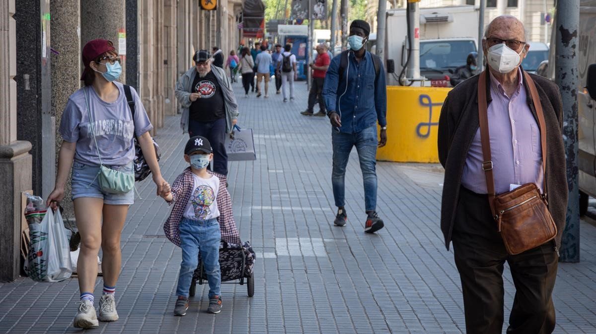 Los españoles podrán salir a la calle sin mascarilla desde el próximo jueves