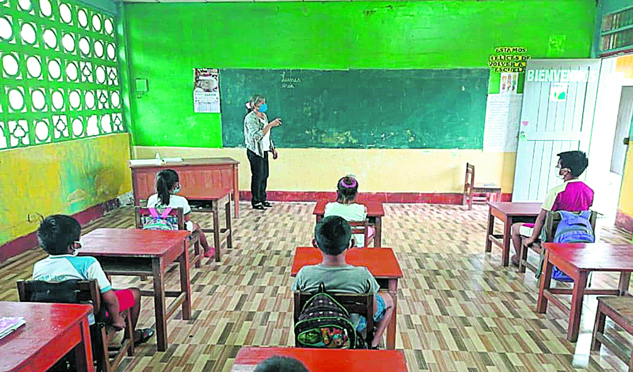 Minsa: distancia de un metro seguirá, incluso con aforo al 100% en colegios
