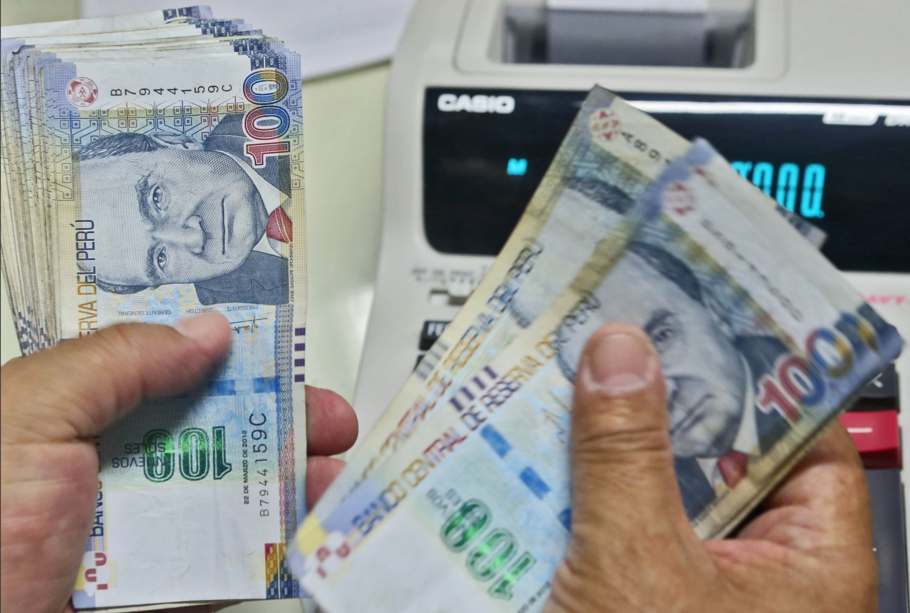 ¿Cuántos trabajadores se beneficiarán con el aumento del sueldo mínimo?