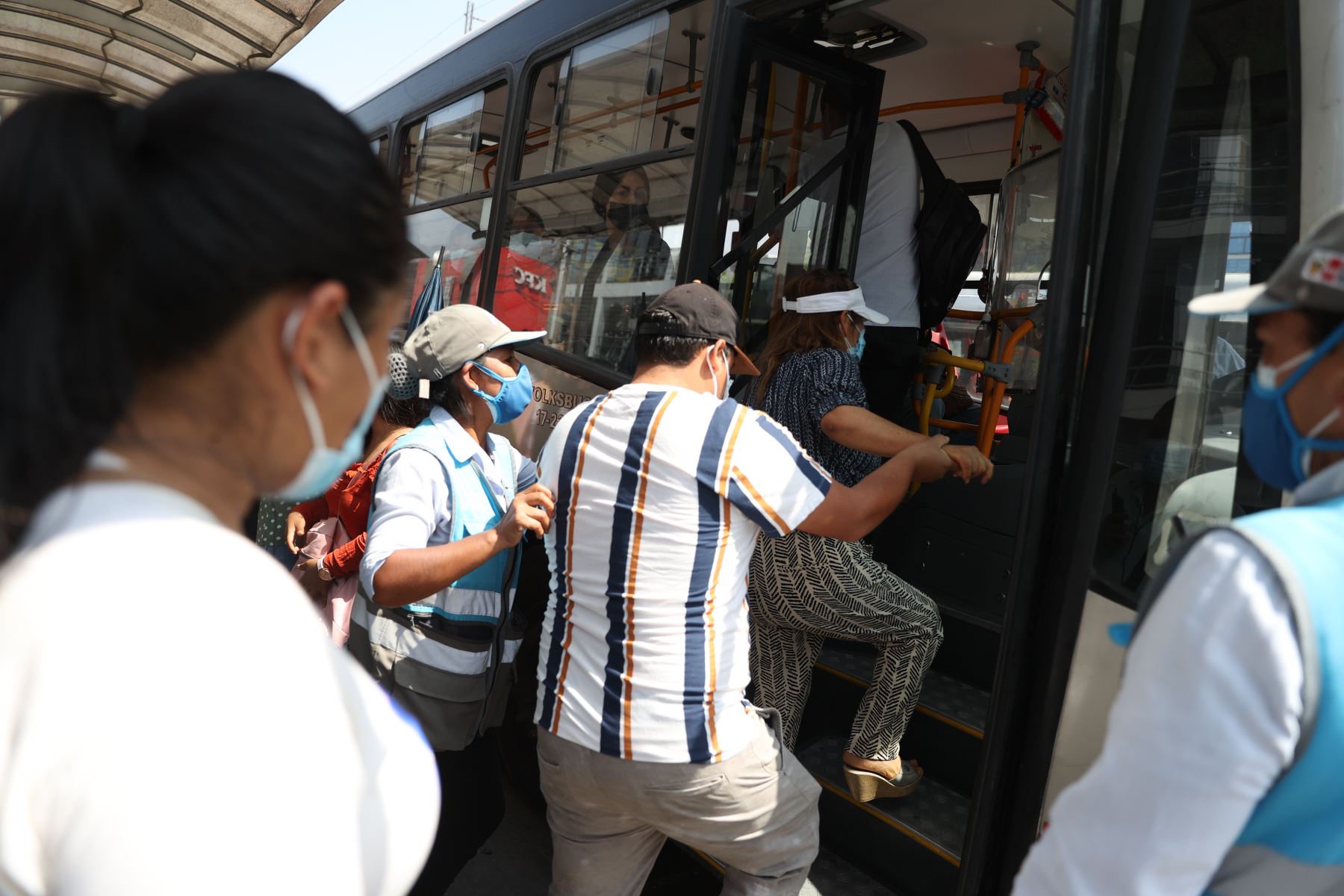 Conoce las regiones que acatarán el paro general de transportistas anunciado para hoy 4 de abril