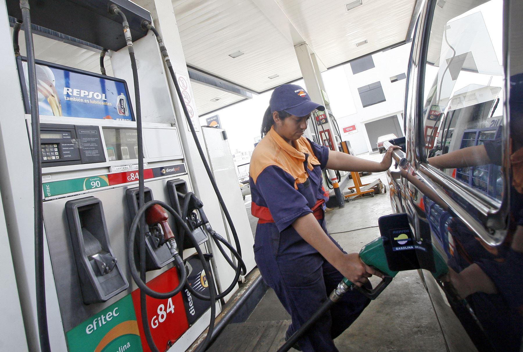 Opecu advierte que Repsol volvió a subir precio de gasohol, pese a recientes medidas