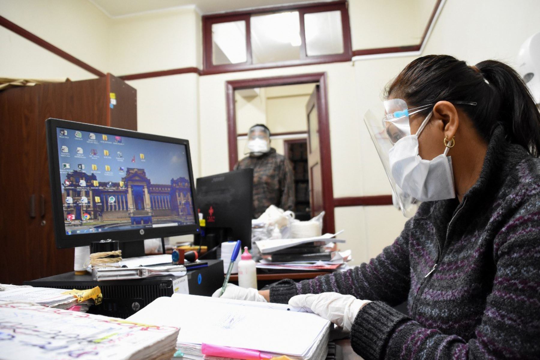 Trabajadores no podrán laborar sin tener las tres dosis de vacunación