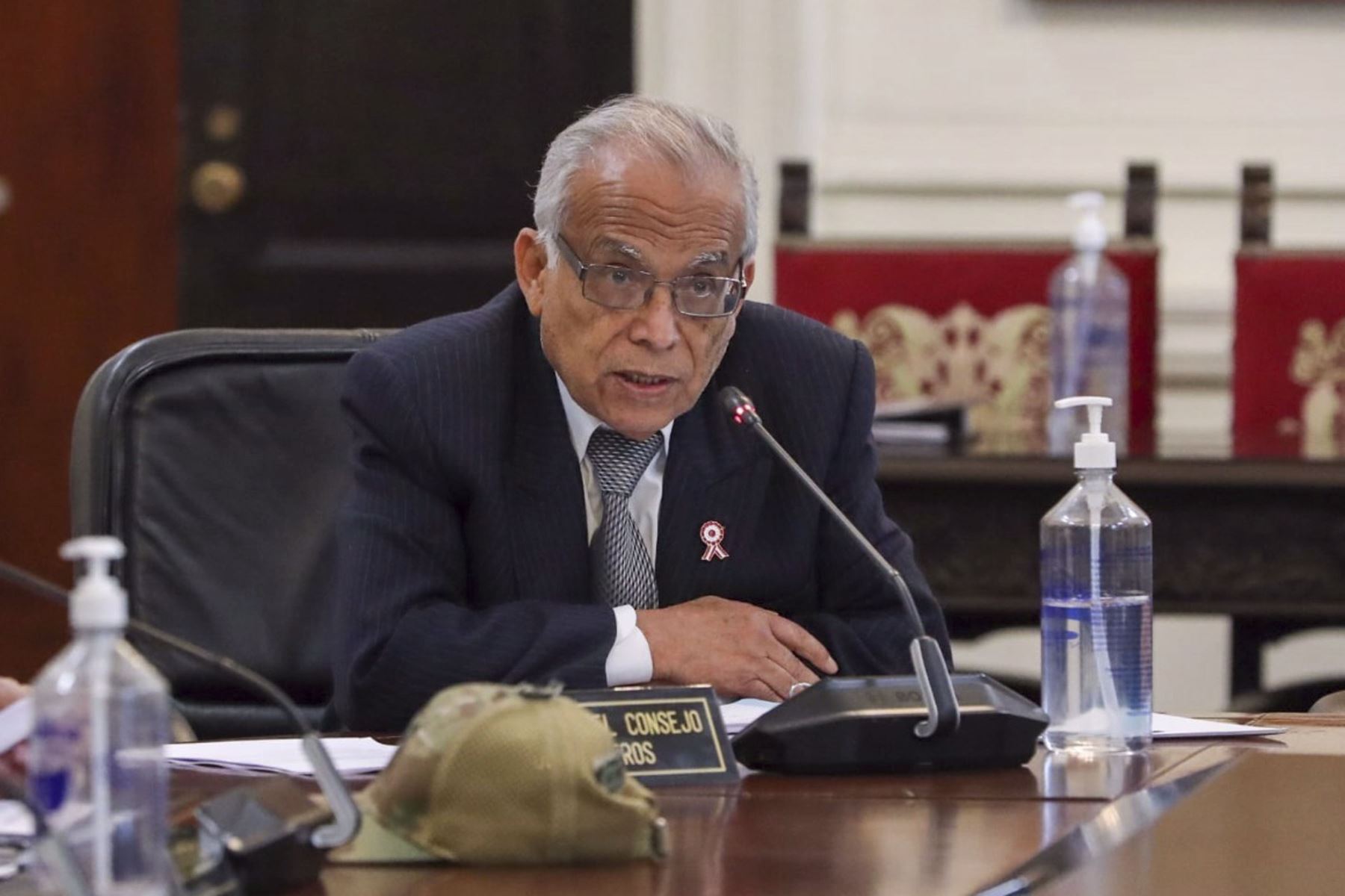 Aníbal Torres pone a disposición su cargo como premier