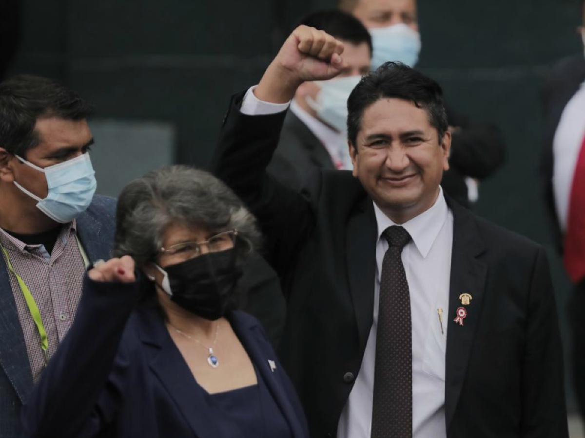 PJ ordena incautar más de S/ 3 millones de las cuentas de Vladimir Cerrón y su madre