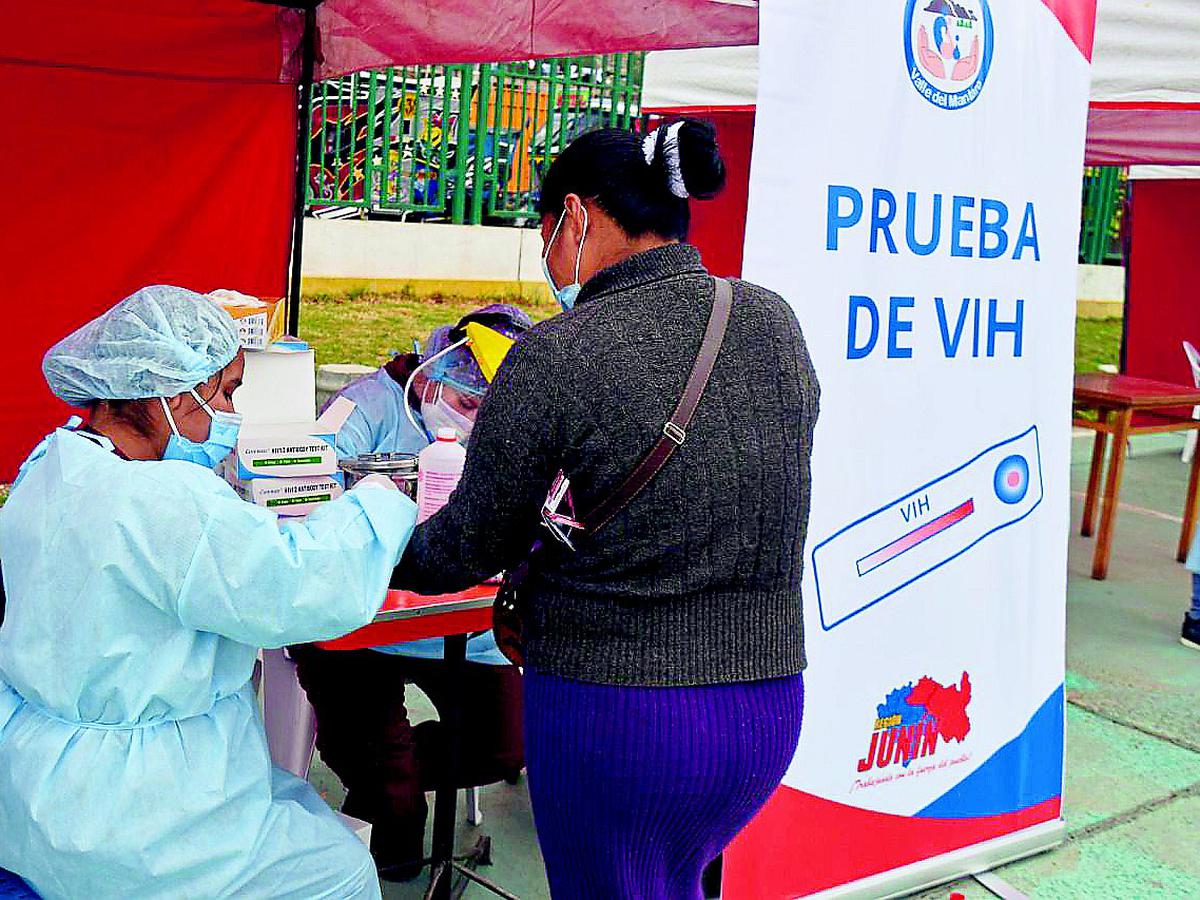 Minsa garantiza el tratamiento antirretroviral a las personas viviendo con VIH