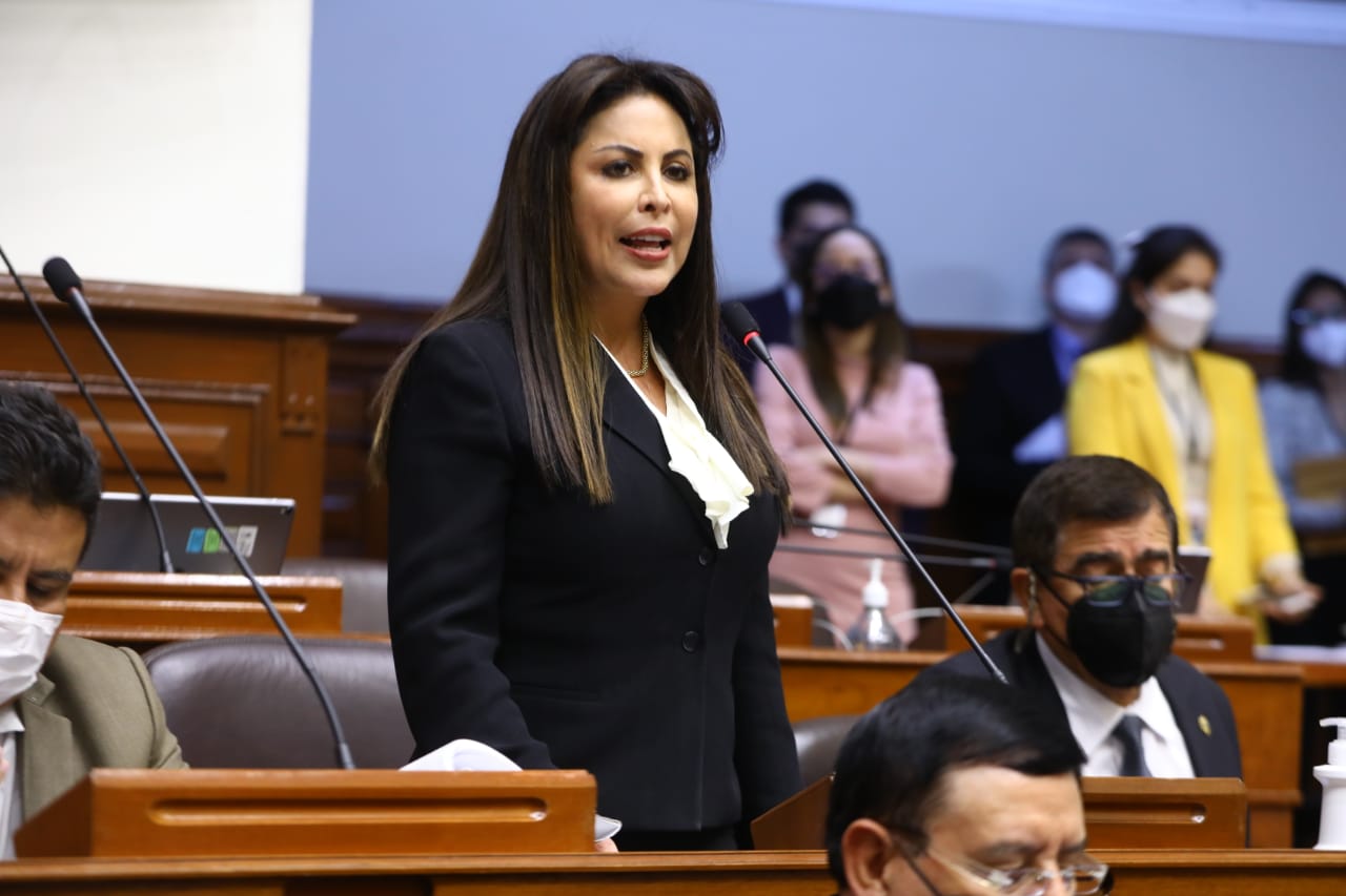 Ética desestimó informe que recomendaba sancionar a Patricia Chirinos
