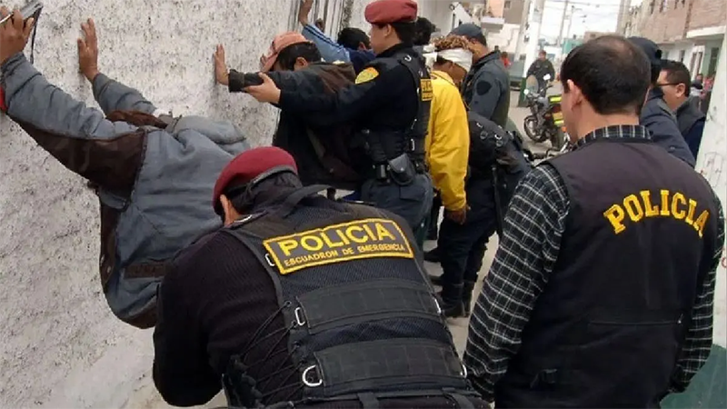 Gobierno prohíbe reuniones sociales en San Martín de Porres, San Juan de Lurigancho, y Sullana.