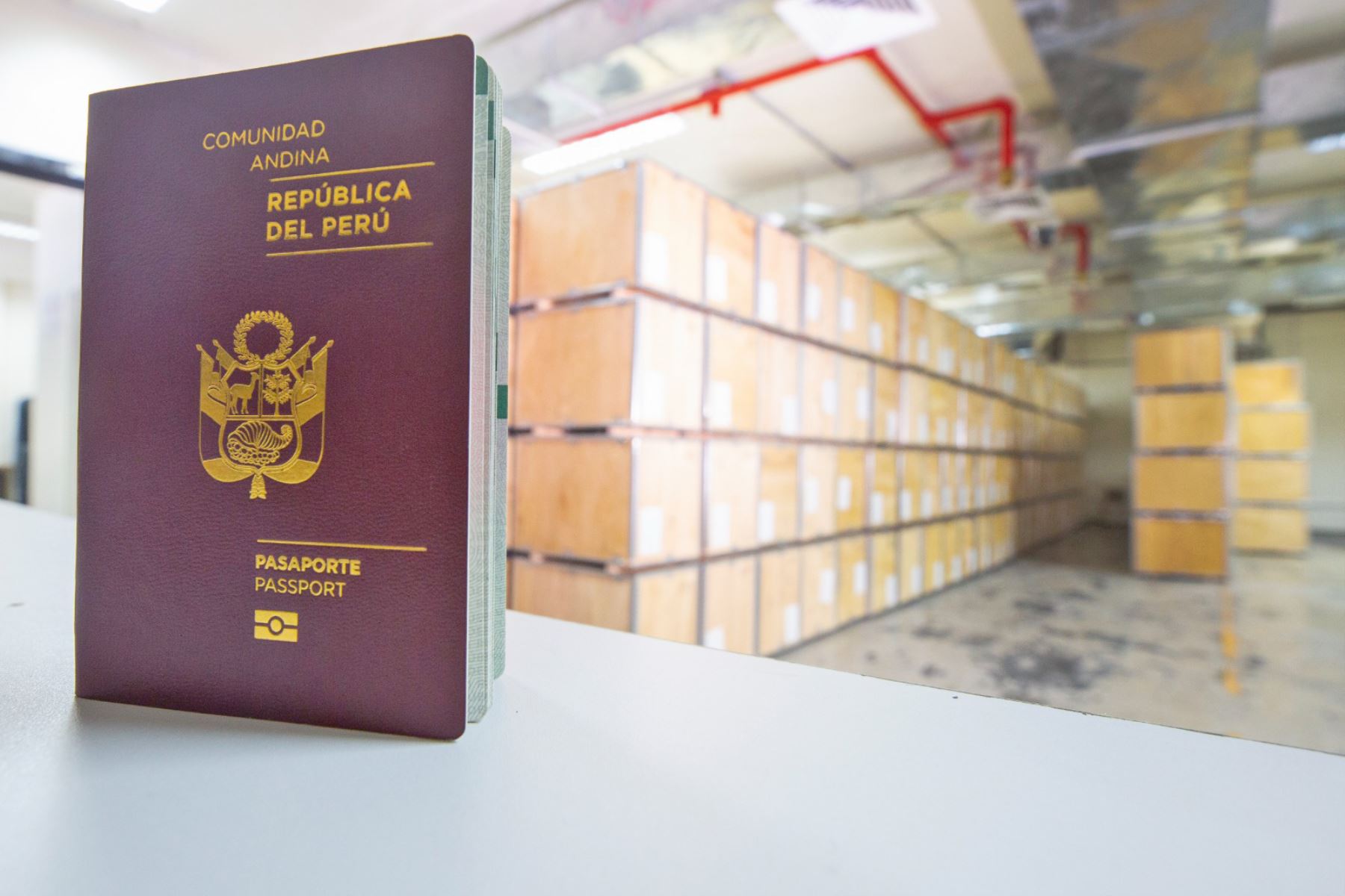 Migraciones recibe nuevo lote de 200 mil pasaportes electrónicos y amplía atención