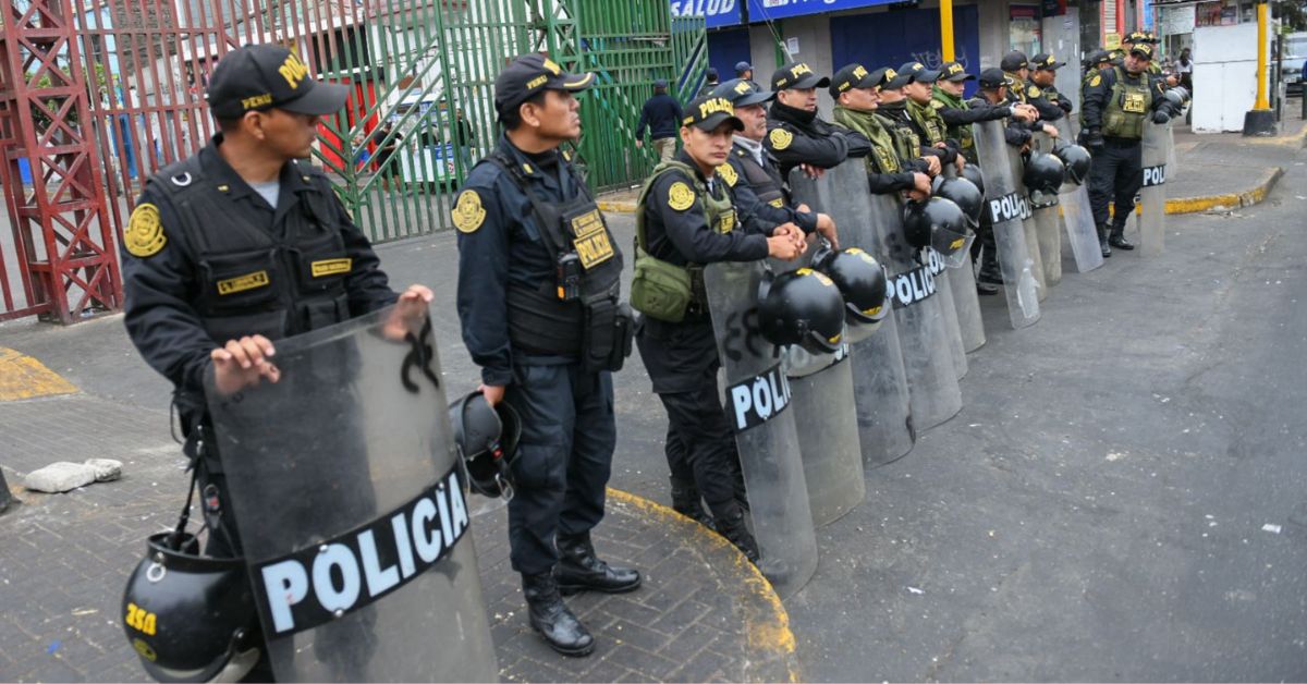 Policía Nacional despliega más de 400 efectivos para recuperar espacios públicos en Gamarra
