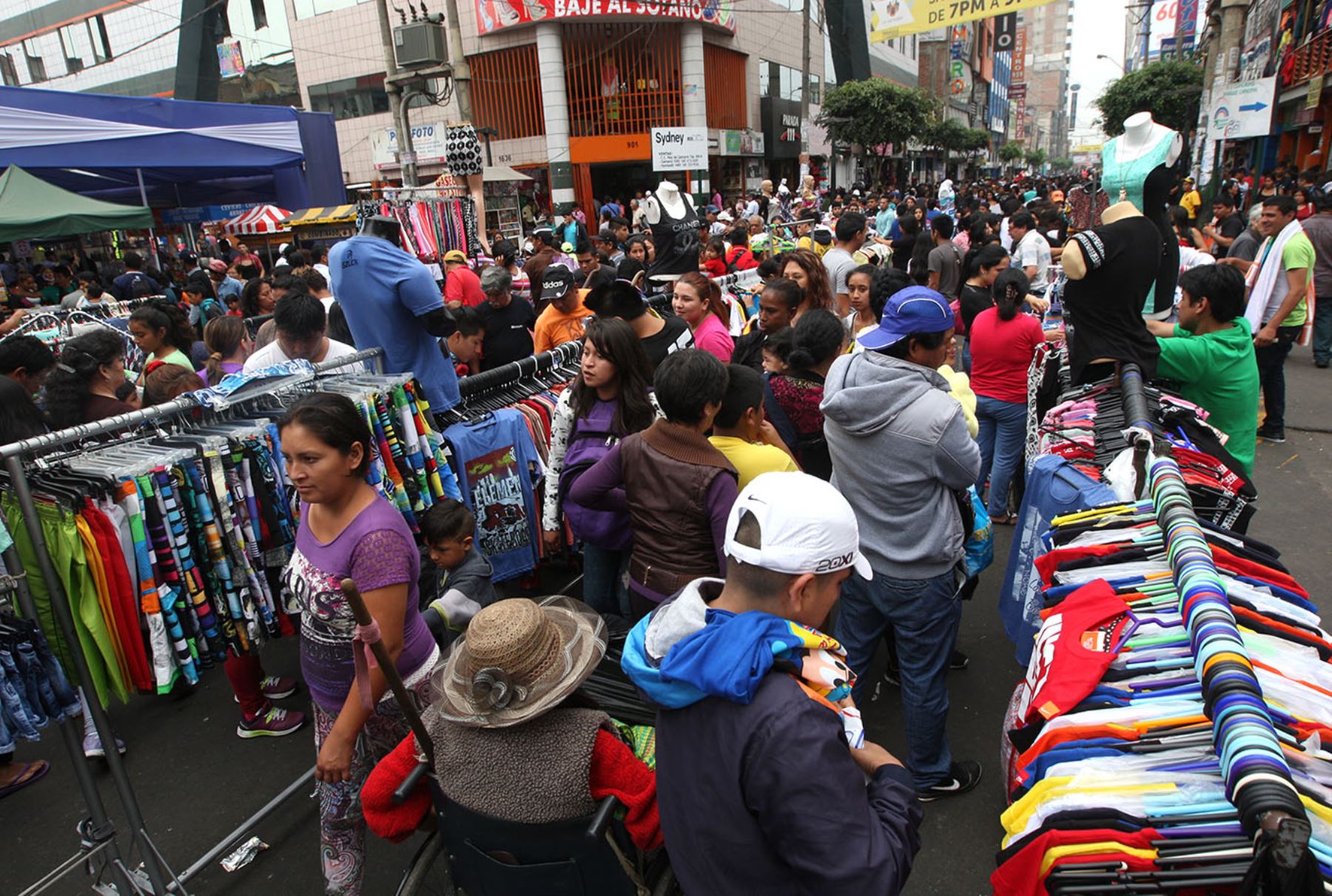 Sunafil: casi 7 de cada 10 empresas formales tienen trabajadores en la informalidad