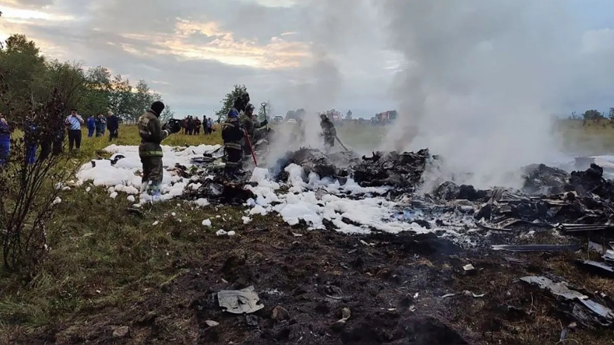 Avión ruso con seis personas a bordo se estrelló en Afganistán y hallan a cuatro sobrevivientes