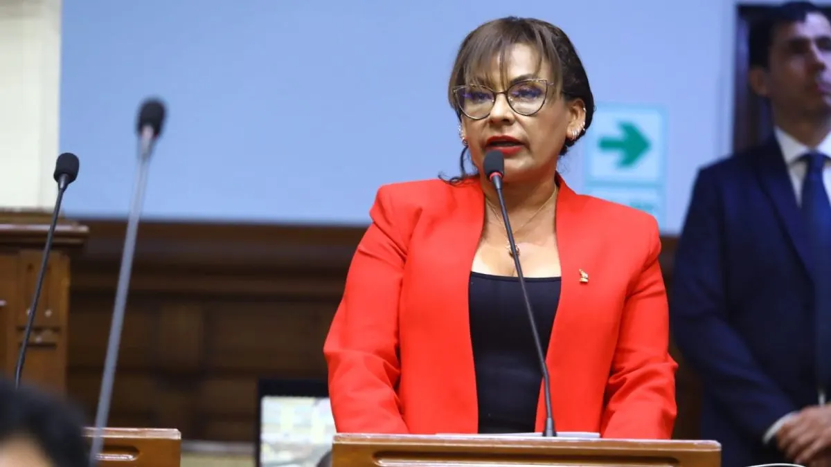 Kira Alcarraz anunció la separación de trabajadora allegada a Darwin Espinoza tras denuncia de intercambio de favores