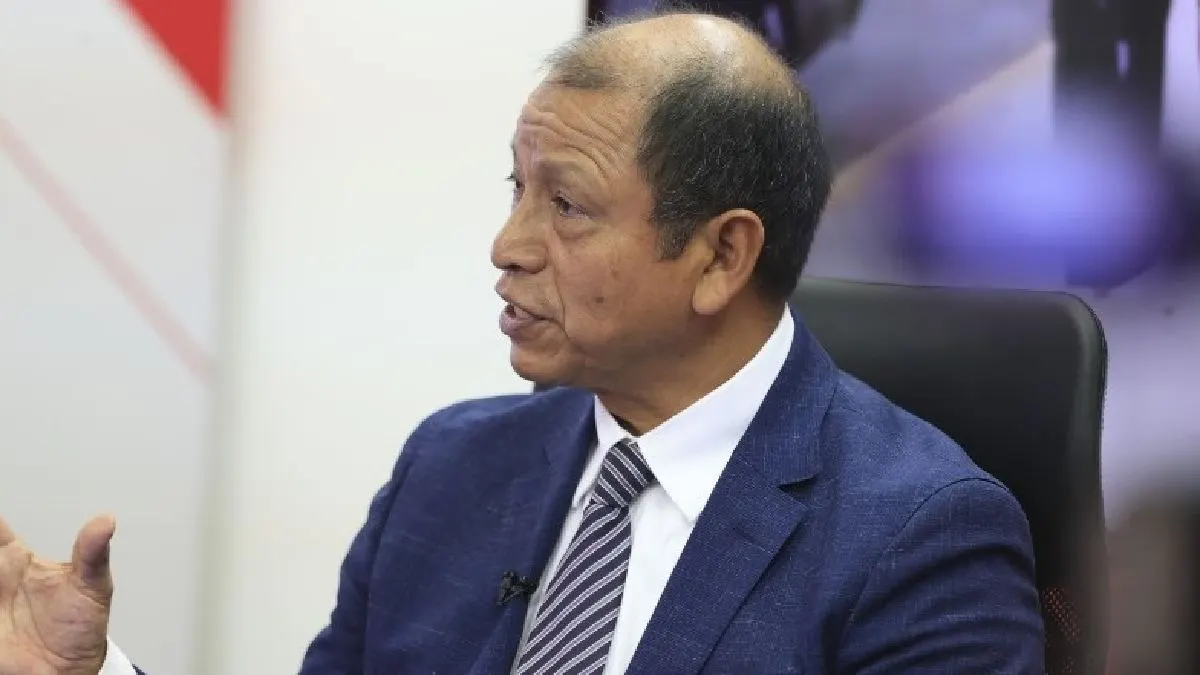 Ministro de Trabajo afirmó que sueldo mínimo «es insuficiente» y que debe incrementarse de forma responsable