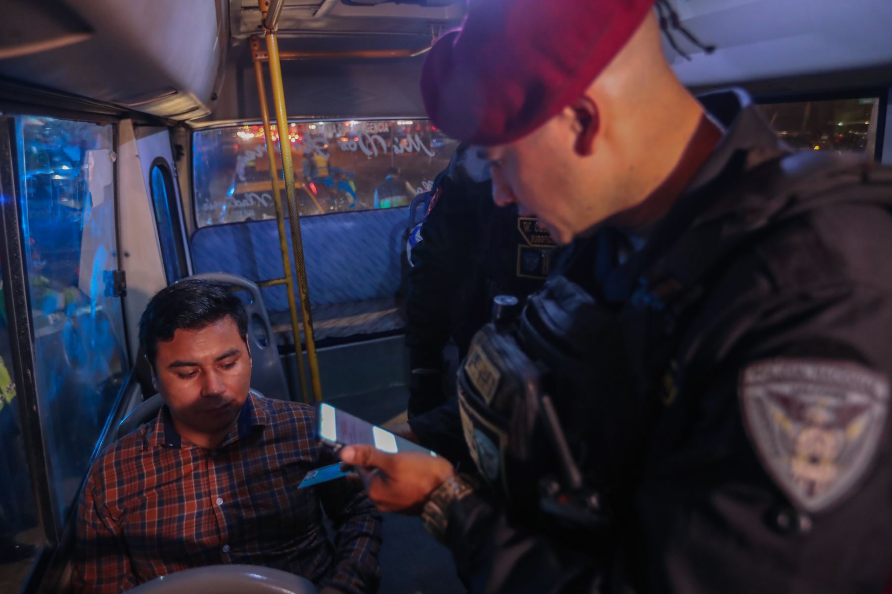 Estado de emergencia en Arequipa: intervienen a 14 personas durante control de identidad