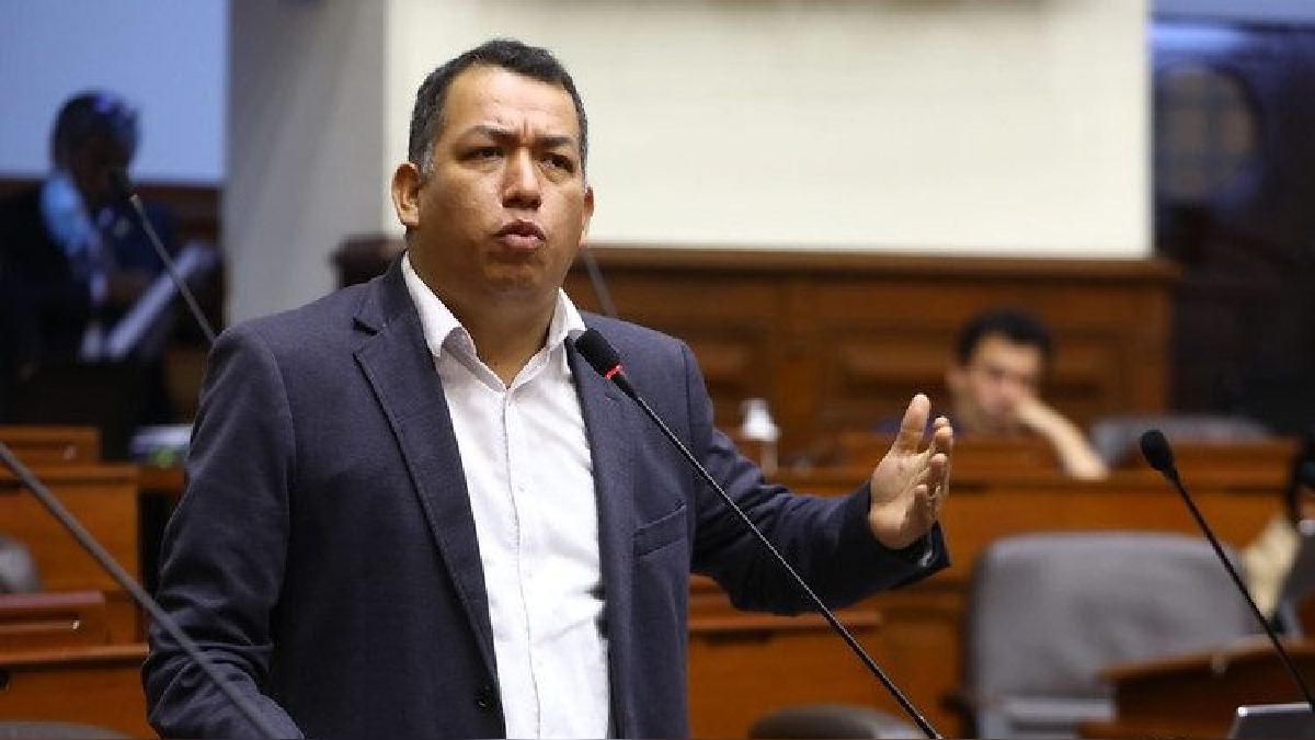 Darwin Espinoza niega intercambio de favores con Kira Alcarraz: «No ha habido ningún pedido de nada»