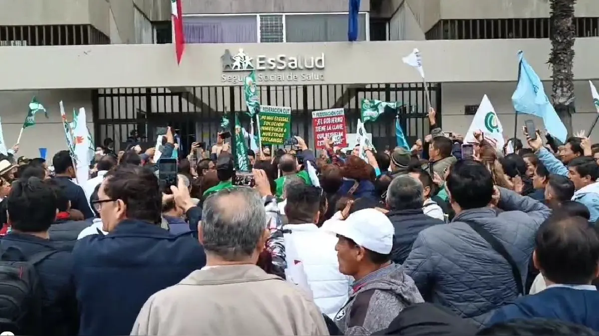 EsSalud anuncia que se levantó la huelga de trabajadores tras llegar a acuerdos