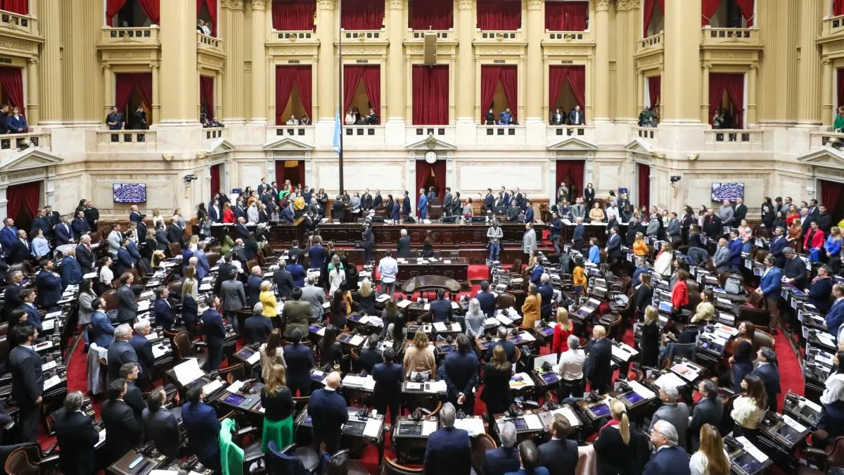 Congreso de Argentina aprobó ley insignia de Javier Milei que impulsa privatizaciones y flexibilización laboral