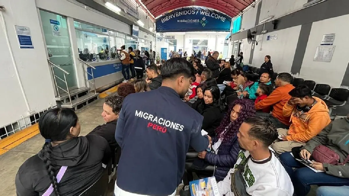 Desde el 2 de julio, ciudadanos venezolanos deberán presentar visa y pasaporte para ingresar al Perú