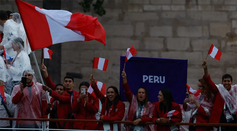 ¡Vamos Perú! Así fue el paso ‘bicolor’ por el río Sena en la inauguración de los Juegos Olímpicos 2024