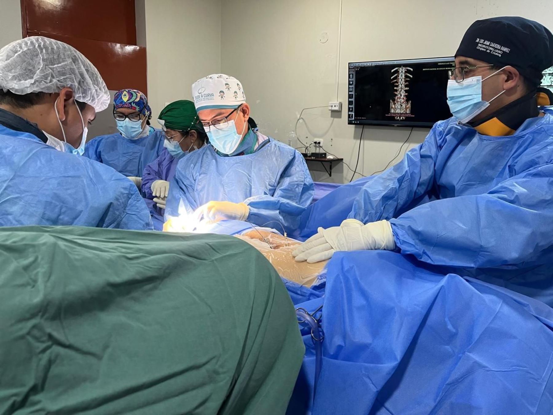 Colocan microcomputadora en cuerpo de paciente para controlar dolor crónico