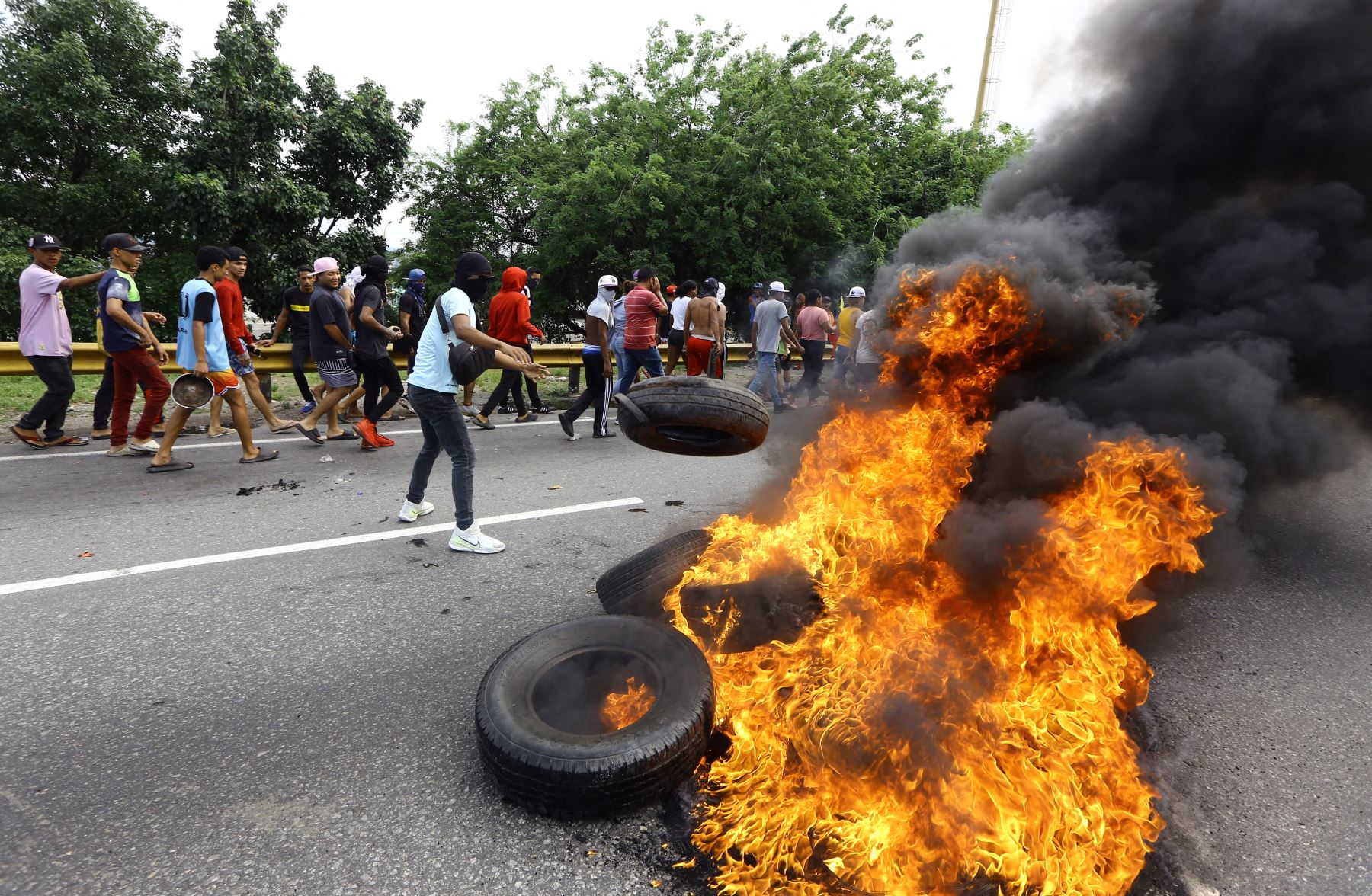 Venezuela: Reportan cuatro muertos y 749 detenidos en protestas contra Maduro