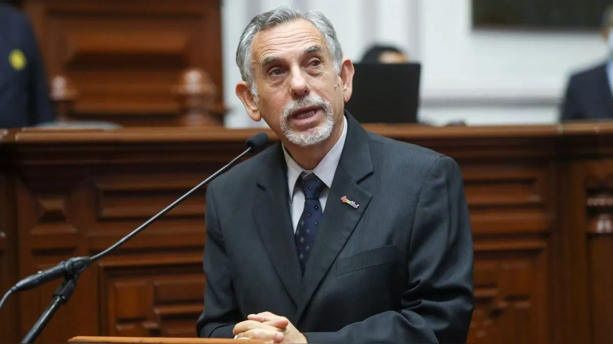 Pedro Francke reprocha al Congreso por el crecimiento «sustancial» del déficit fiscal y «dirigir la política económica»