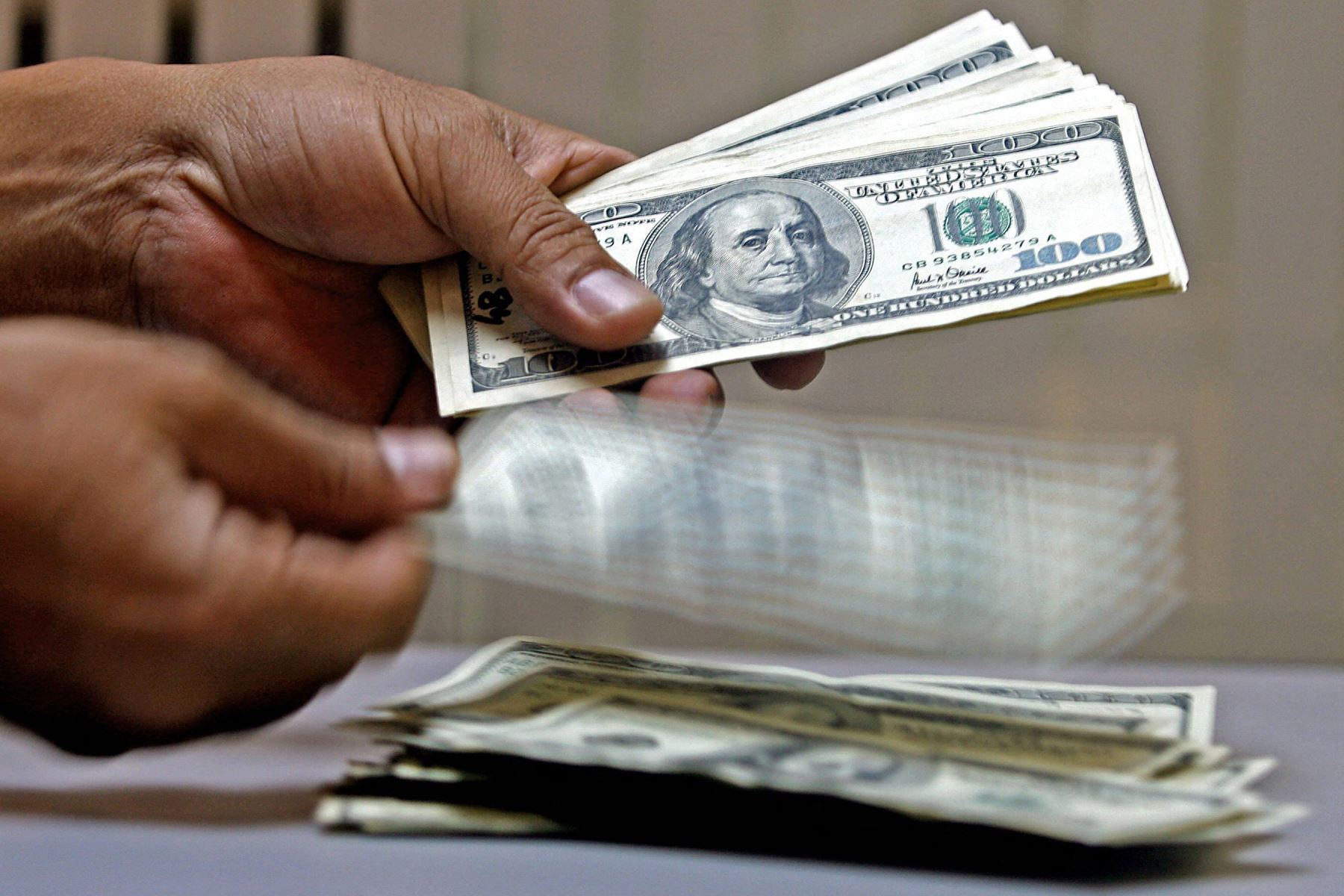 Dólar bajaría esta semana luego que Moody´s mejoró perspectiva del Perú