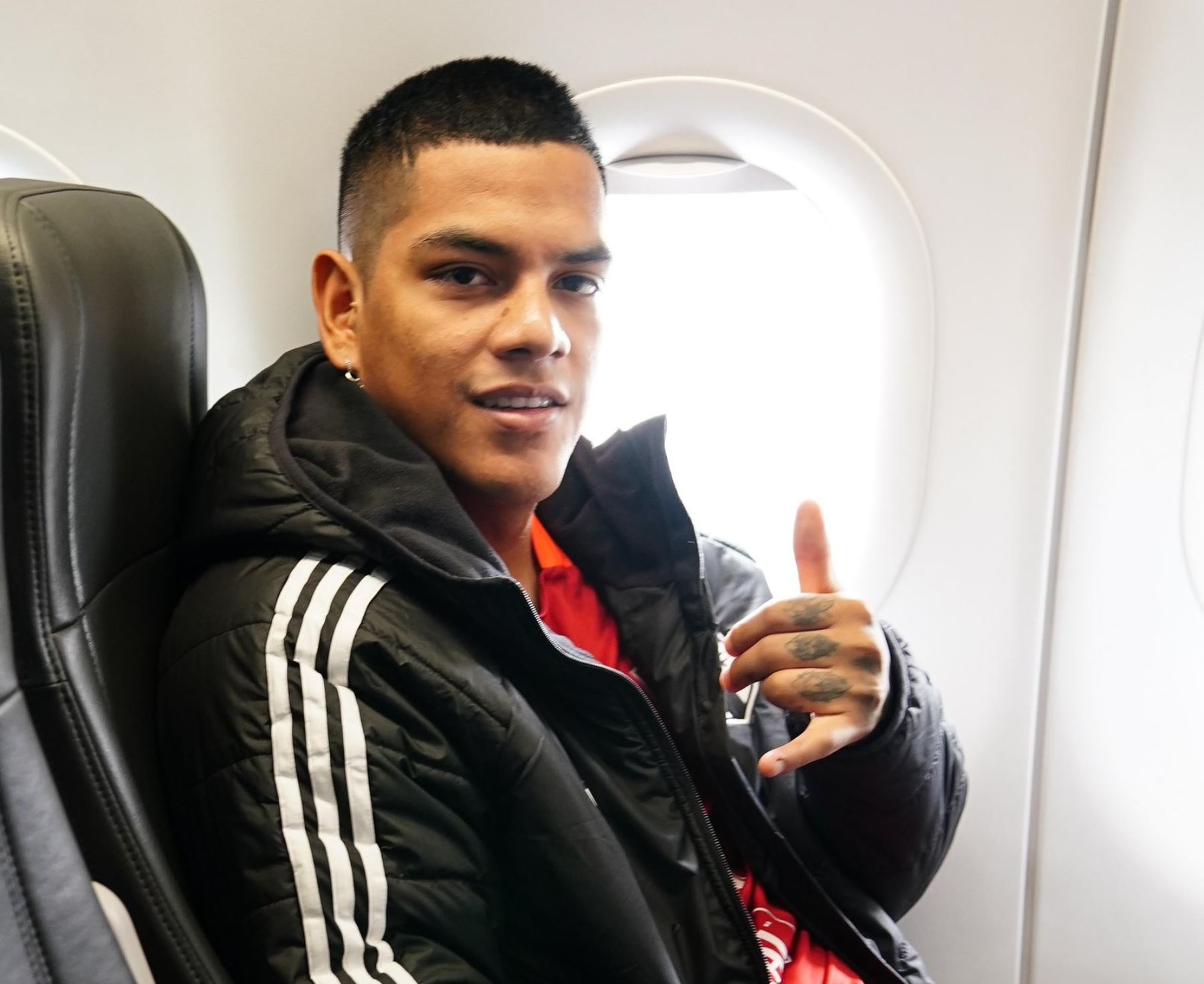 La selección peruana viajó a Quito para jugar el martes or