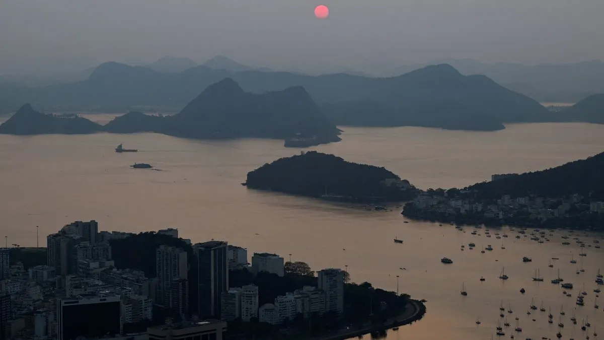 Humo de los fuegos en la Amazonía alcanza grandes ciudades de Brasil y se expande por el continente