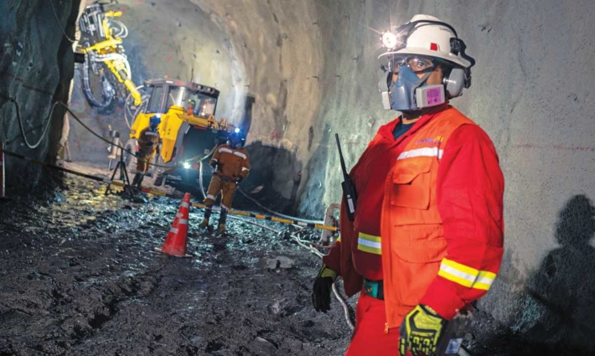 IPE: Demora en proyectos mineros frenaron 125 mil empleos anuales
