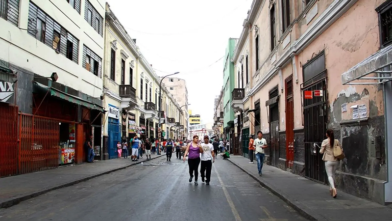 ¿Sabías que una ley afectaría a más de 100 mil trabajadores del Centro de Lima? Aquí los detalles