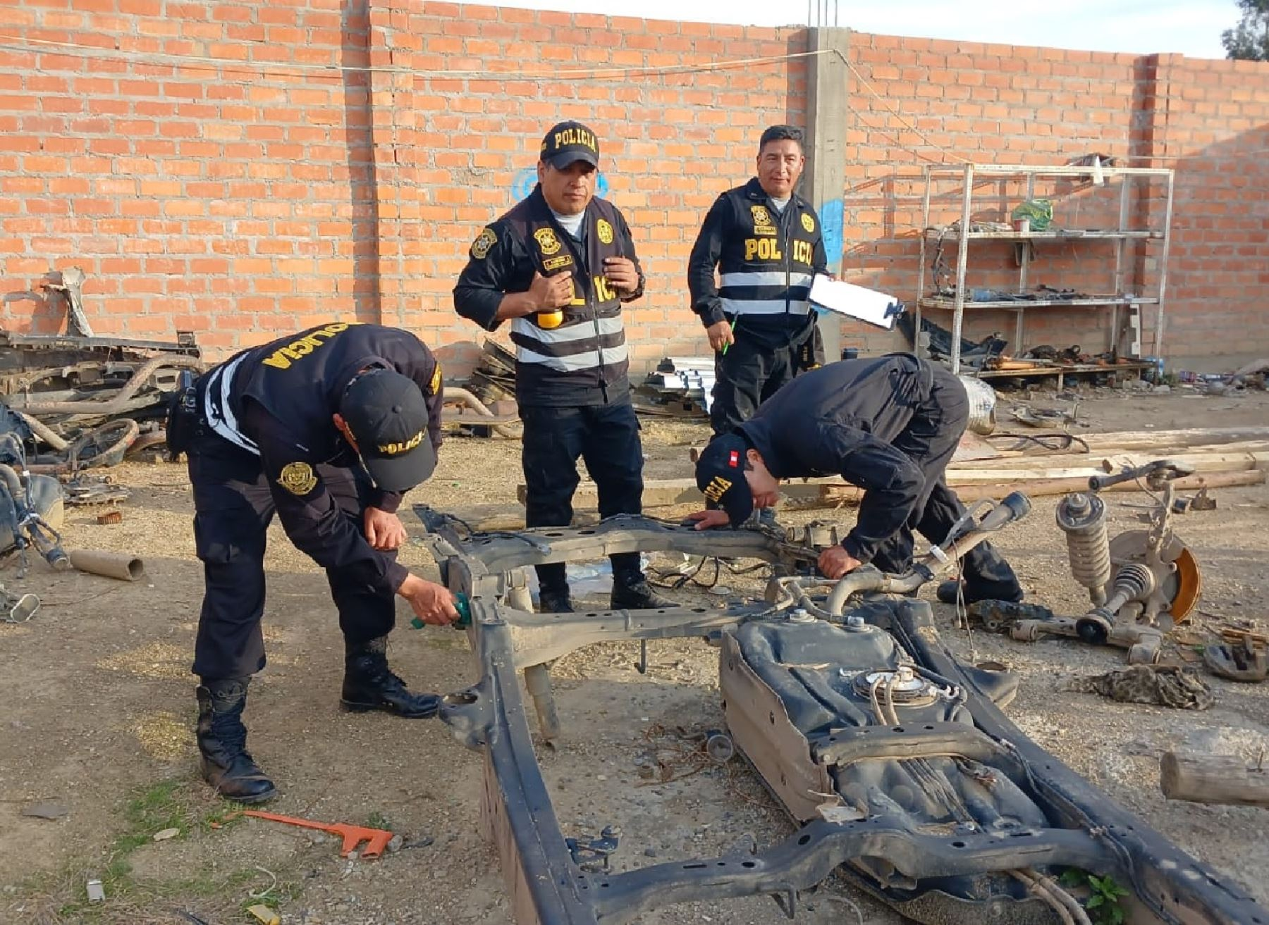 Huancayo: Policía Nacional desarticula banda delictiva que desmantelaba camionetas