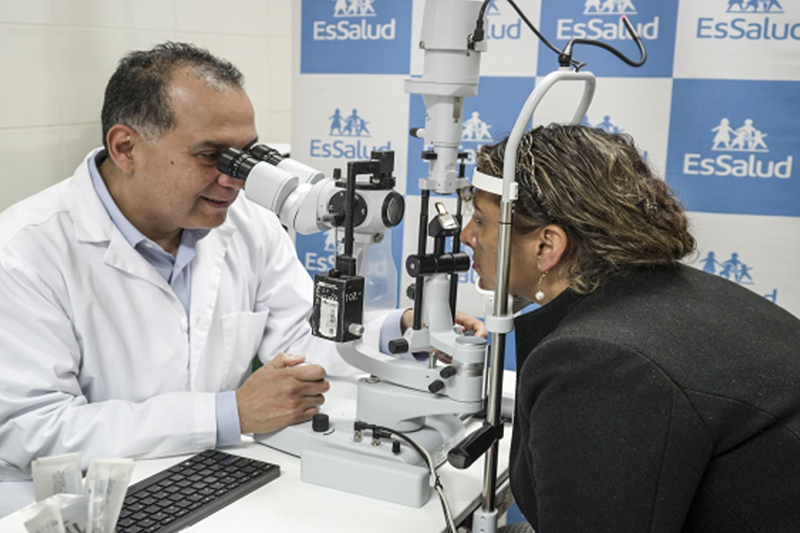 EsSalud realiza 10 mil atenciones oftalmológicas en Almenara y Rebagliati