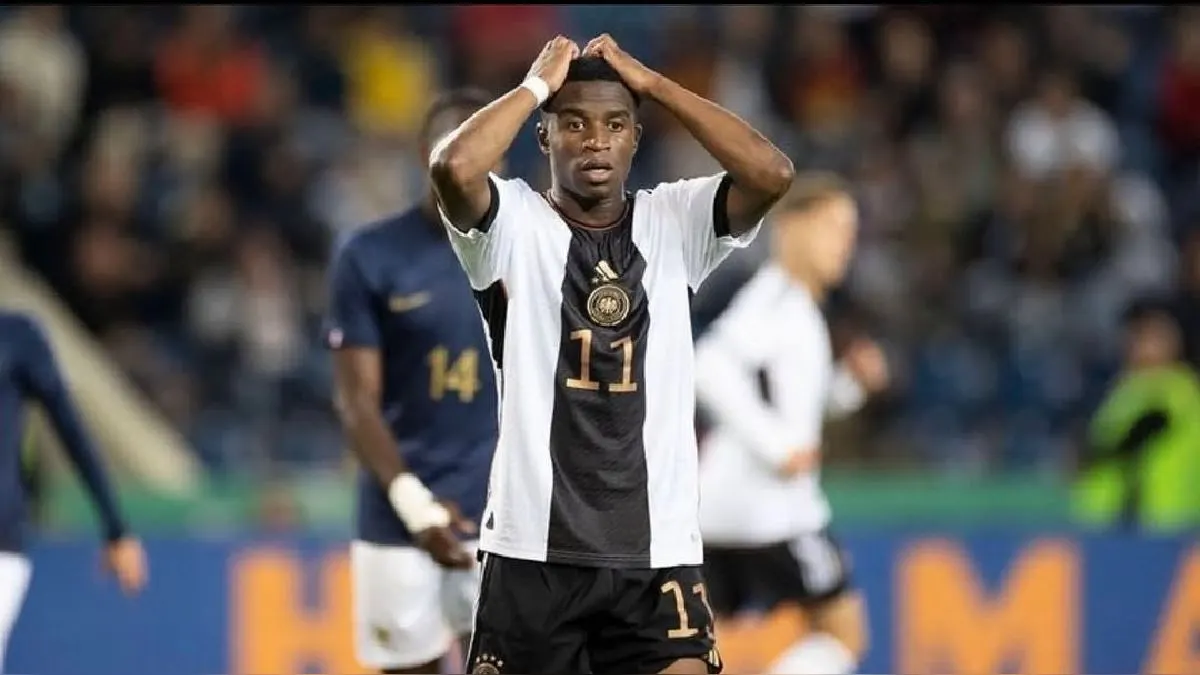 ¡Escándalo en Alemania! El padre de Youssoufa Moukoko admitió que falsificaron su edad y tendría 4 años más
