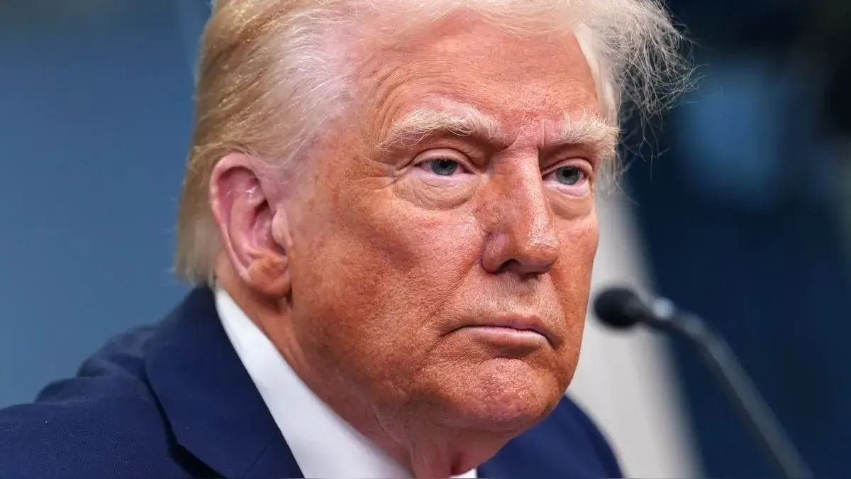Donald Trump apunta a supuestas políticas inclusivas como responsables de la tragedia aérea en Washington