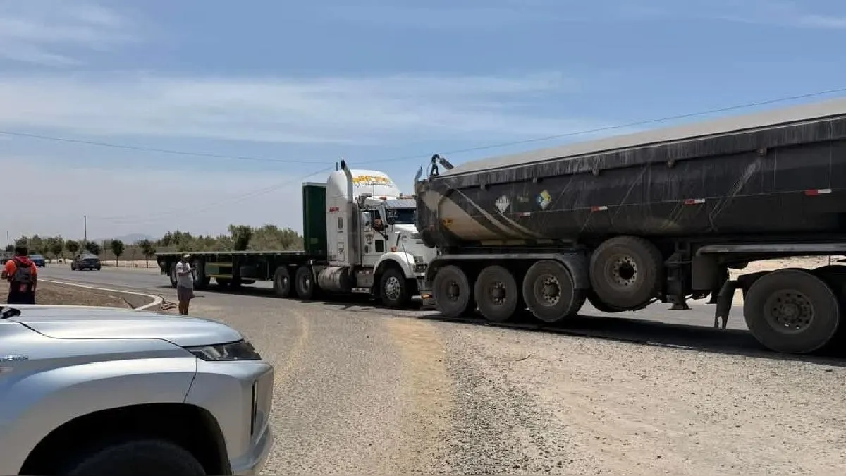 Una mujer resultó herida en el choque de dos tráileres y un automóvil en Áncash