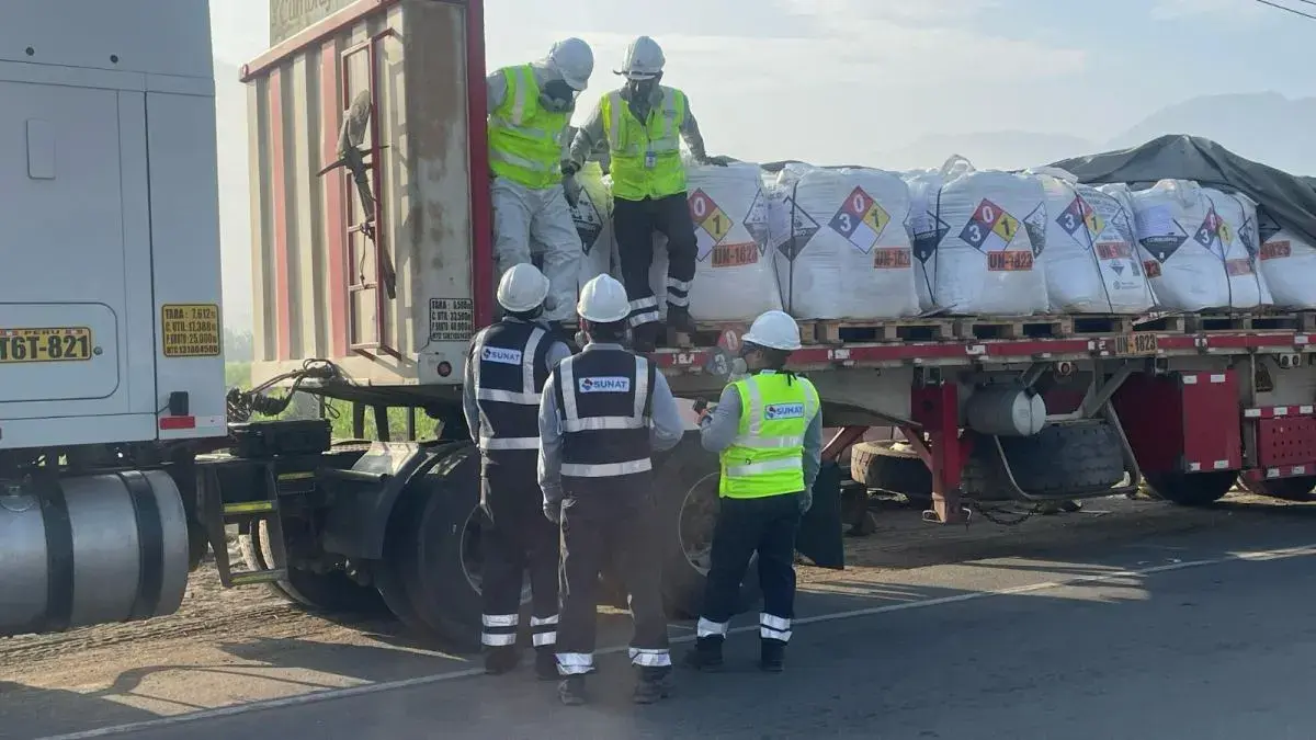 Operativo contra la minería informal en La Libertad: Incautan más de 200 toneladas de insumos químicos y minerales