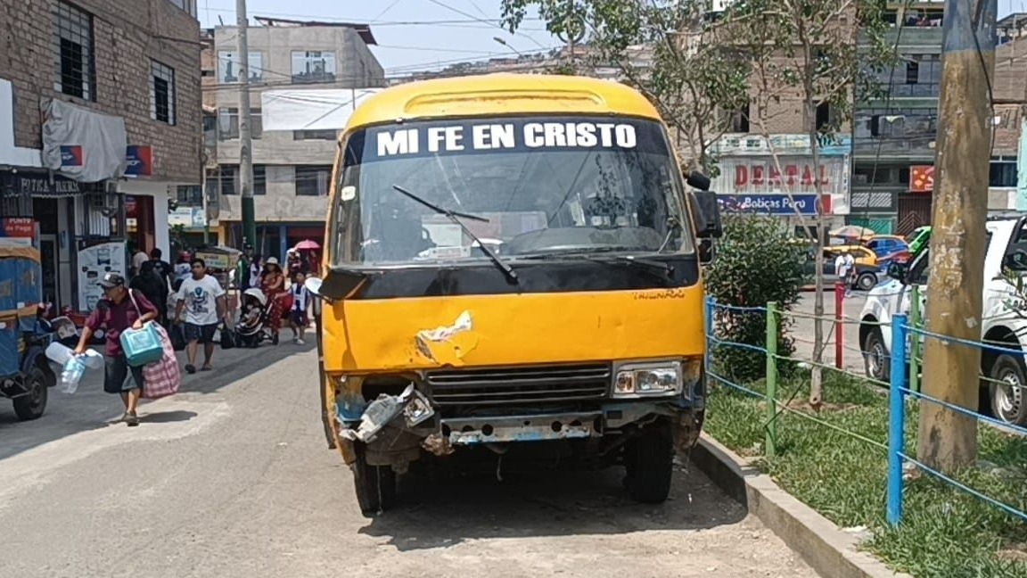 Cinco heridos tras despiste de cúster en San Juan de Lurigancho