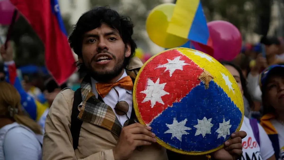 Gobierno de Trump revocó protecciones migratorias a más de 300 mil venezolanos, según The New York Times