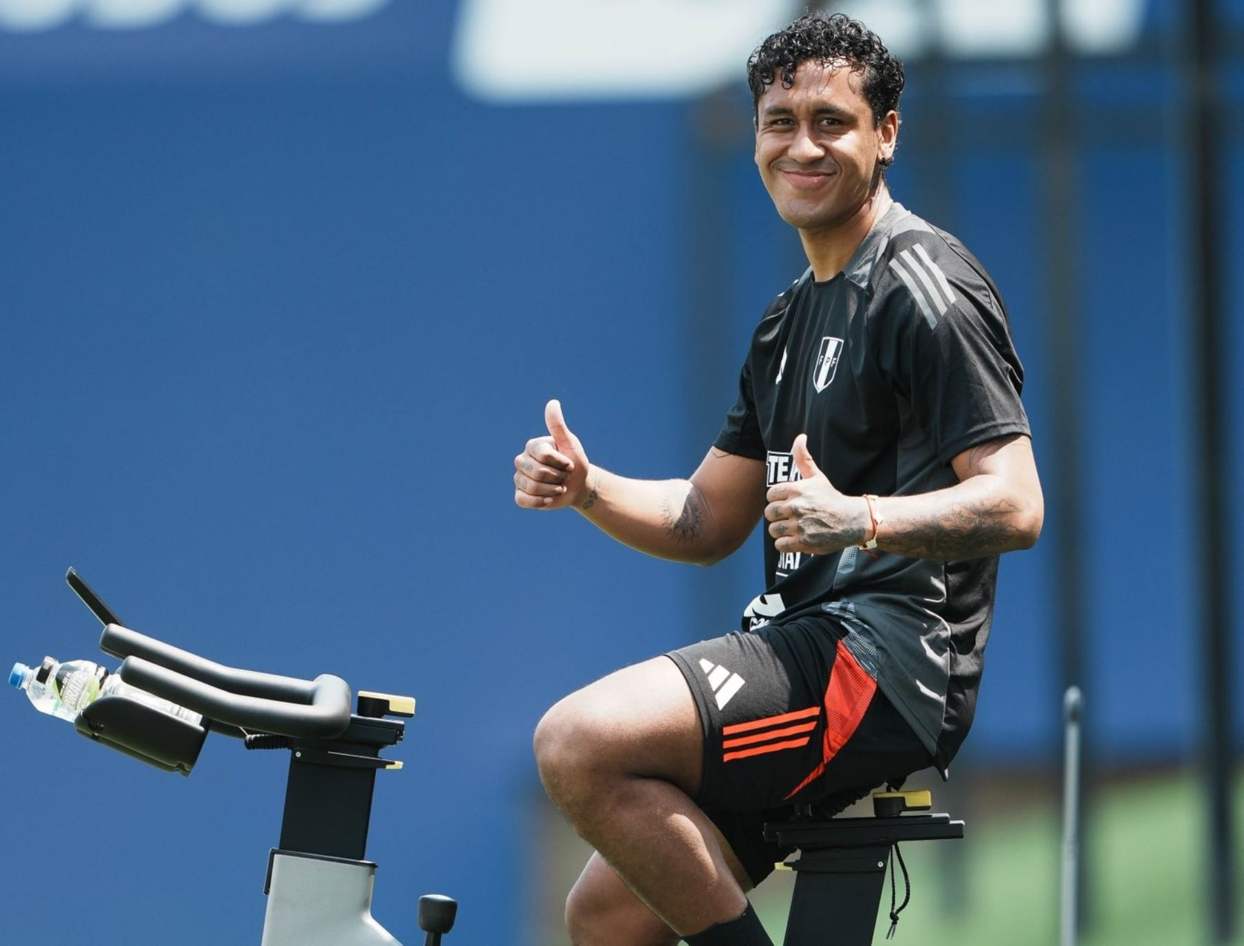 Renato Tapia aclaró sobre su compromiso que tiene con la selección peruana