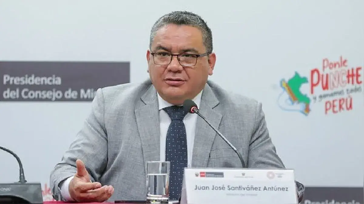 Juan José Santiváñez durante allanamiento a su vivienda: «Esto es un show de la Fiscalía»